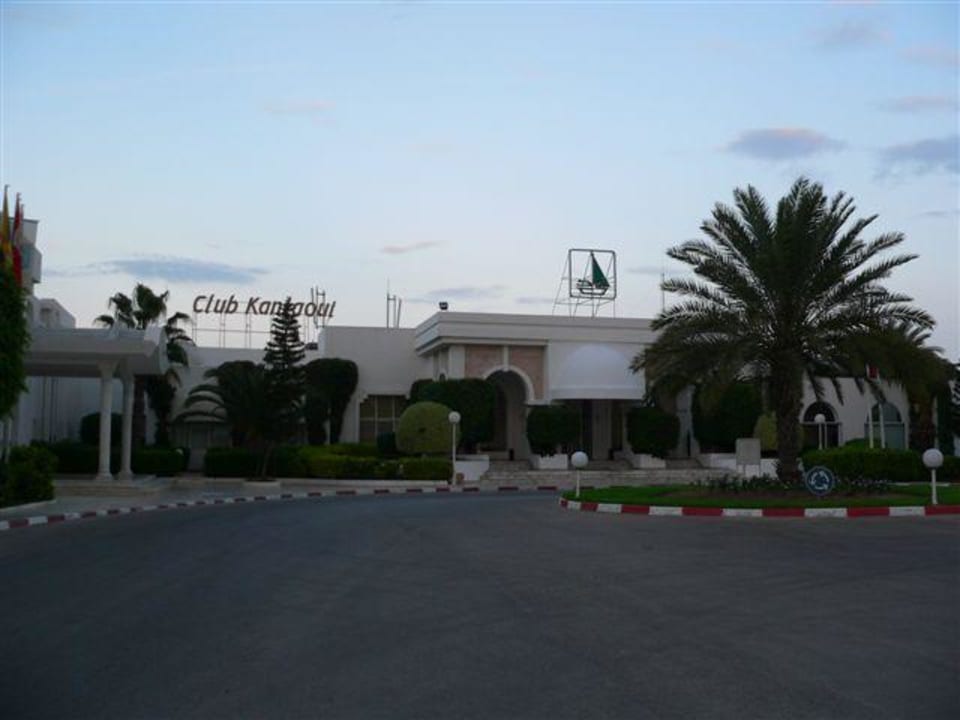 Aussenansicht Hoteleingang El Mouradi Club Kantaoui