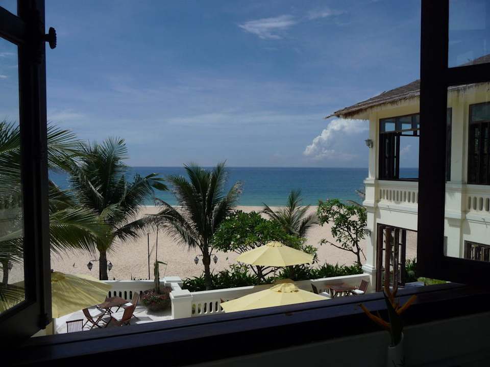 Restaurant-Ausblick über Terrasse aufs Meer Allezboo Beach Resort & Spa