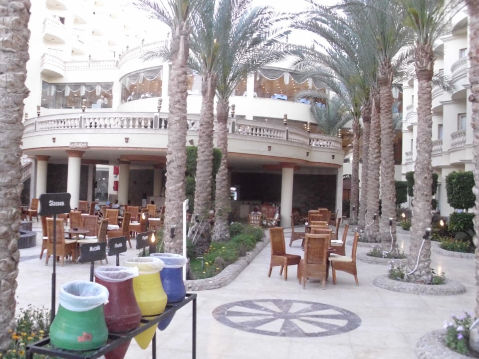 Der Speisesaal über der Terrasse Riviera Aqua Park Resort