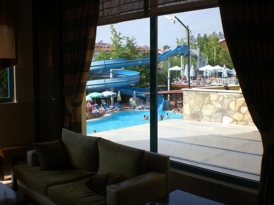 Rutsche von der Lobby aus gesehen Dosi Hotel