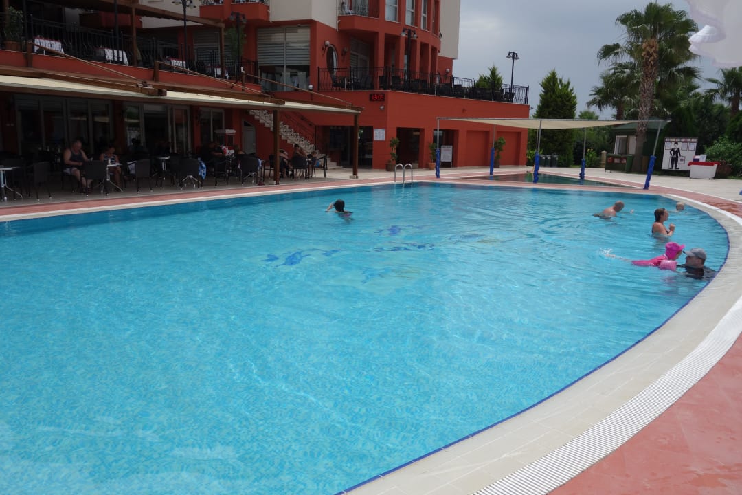 Pool Royal Atlantis Beach Hotel