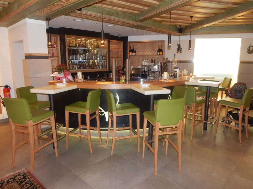 Die schöne Bar Hotel Piz Buin