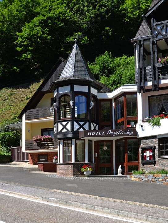 Außenansicht Hotel Burgfrieden