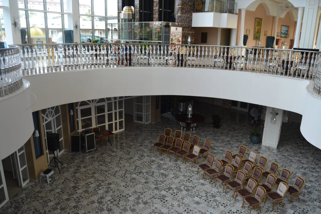 Blick ins Untergeschoß von der Lobby aus Alan Xafira Deluxe Resort & Spa