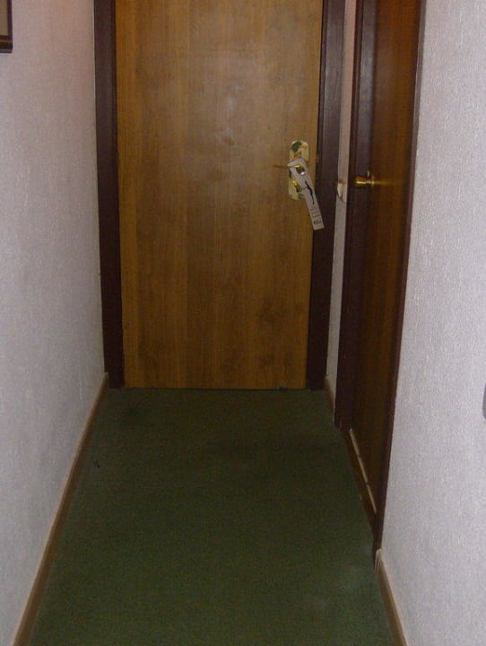 muffiger und abgenutzter Teppich Hotel Vibra Beverly Playa