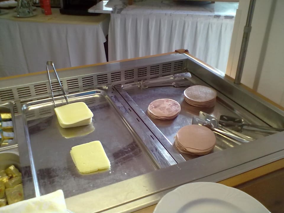 Krainz 01 Frühstücksbuffet kurz vor 9:00 Vital Hotel Krainz Loipersdorf