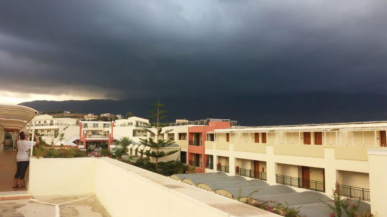 Wetterkapriolen Hydramis Palace Beach Resort