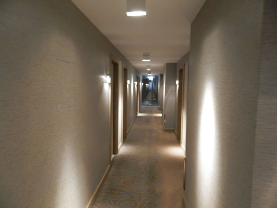 Flur 7. Stock TITANIC Comfort Berlin Mitte