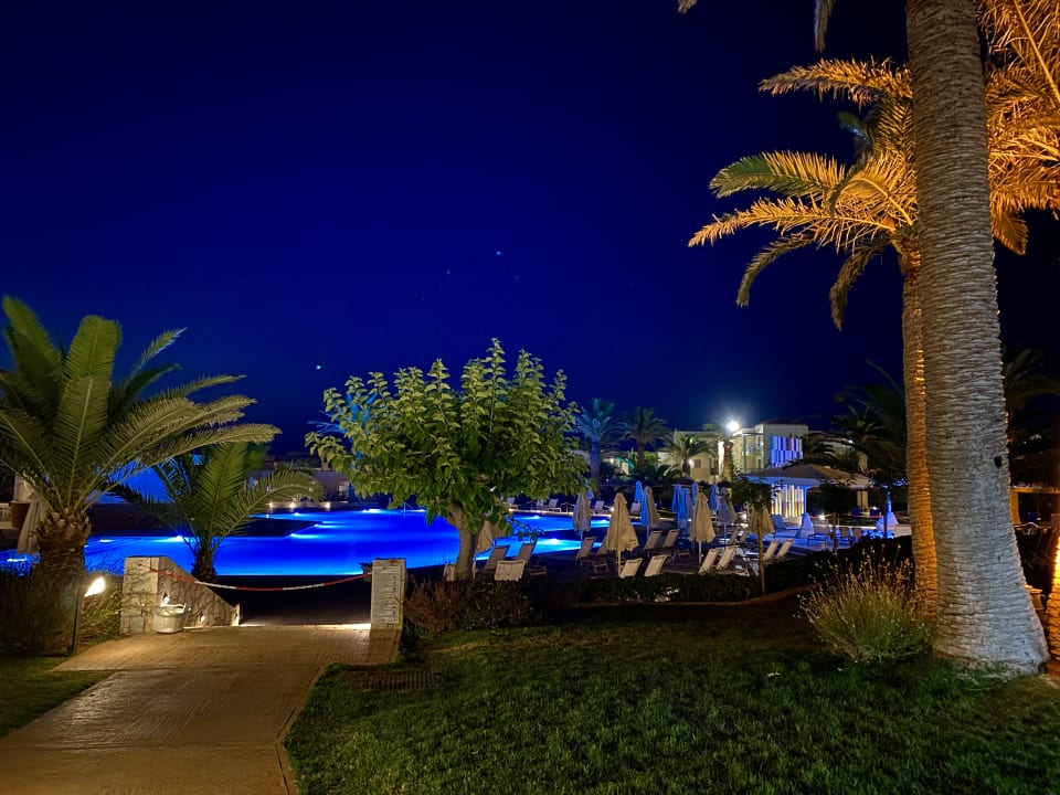 Pool Anissa Beach & Village