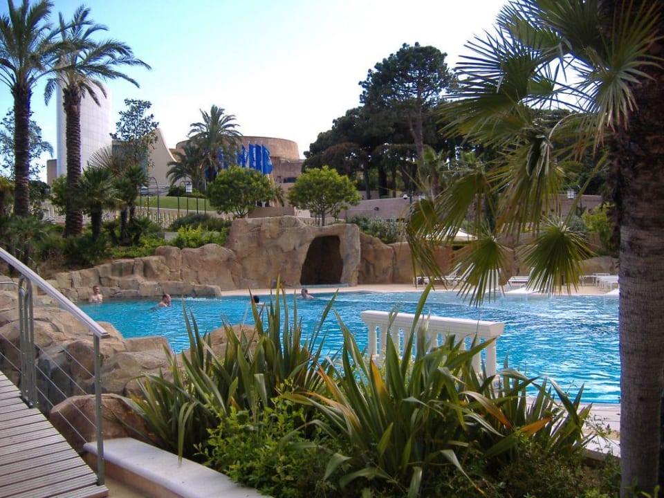 Pool Monte Carlo Bay Hotel & Resort