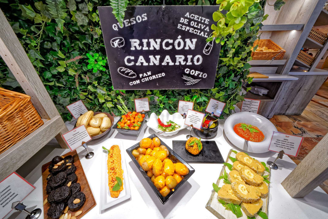 Gastro Bull Dorado Beach & Spa