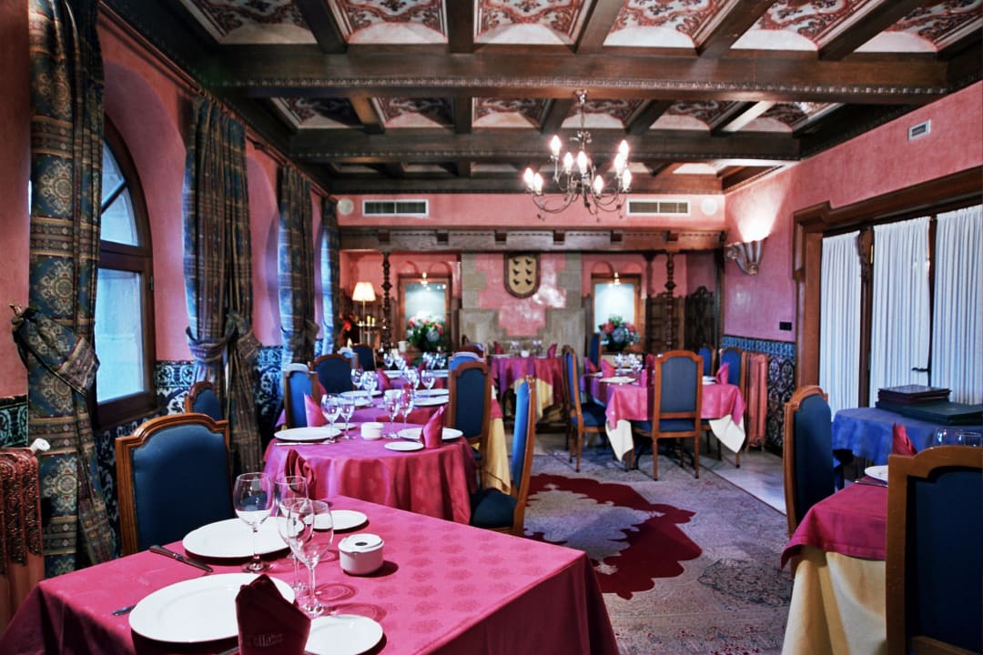 Comedor Hotel Castillo El Collado