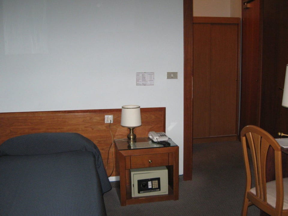 DZ 310 - Twin Beds Hotel Terminus Plaza