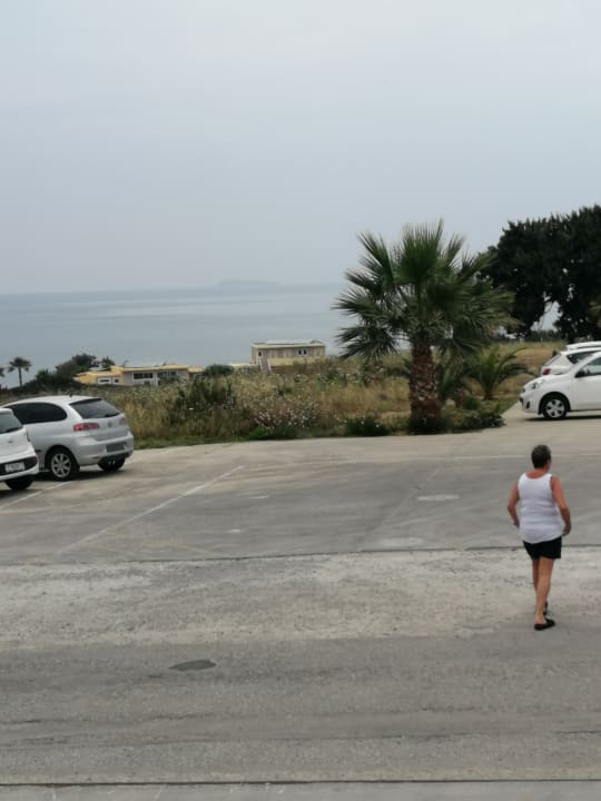 Strand Hotel Kouros Palace