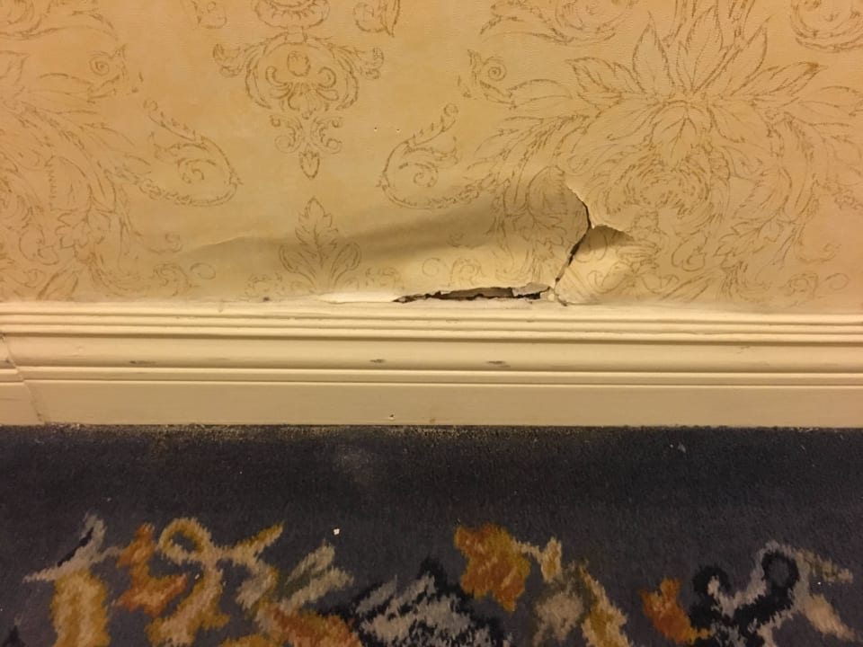 Kaputte Wände auf dem Hotelflur Paris Las Vegas Hotel & Casino
