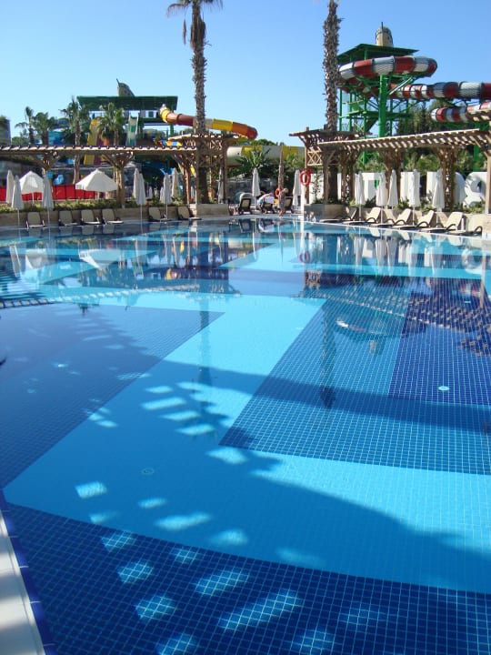 Pool Crystal Sunset Pearl Collection