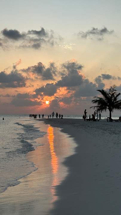 Strand Kuredu Island Resort & Spa