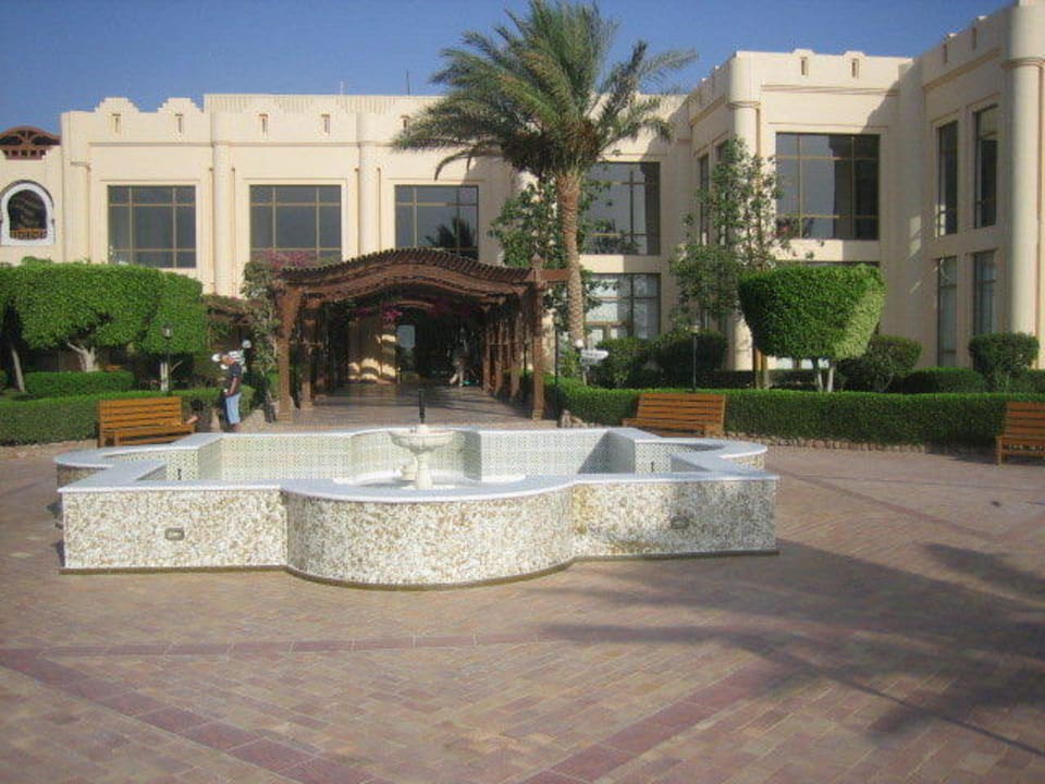 Eingang Meerseite Charmillion Club Resort