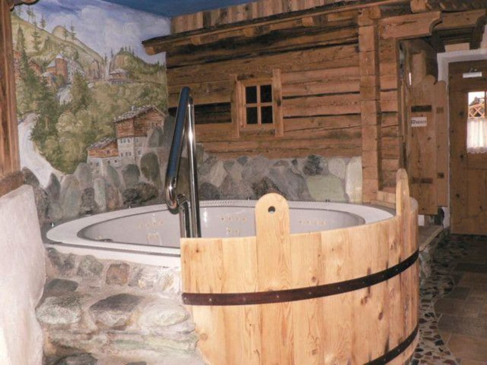 Hotpot im Wellnessbereich Berghotel Hauserbauer