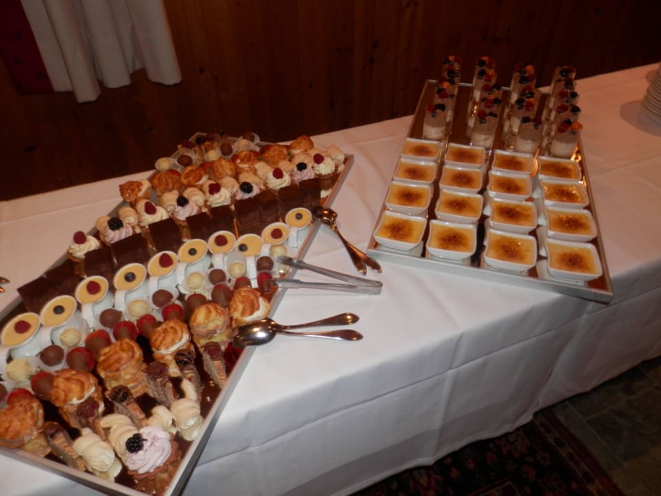 Das leckere Dessert-Buffet Hotel Zinnkrügl