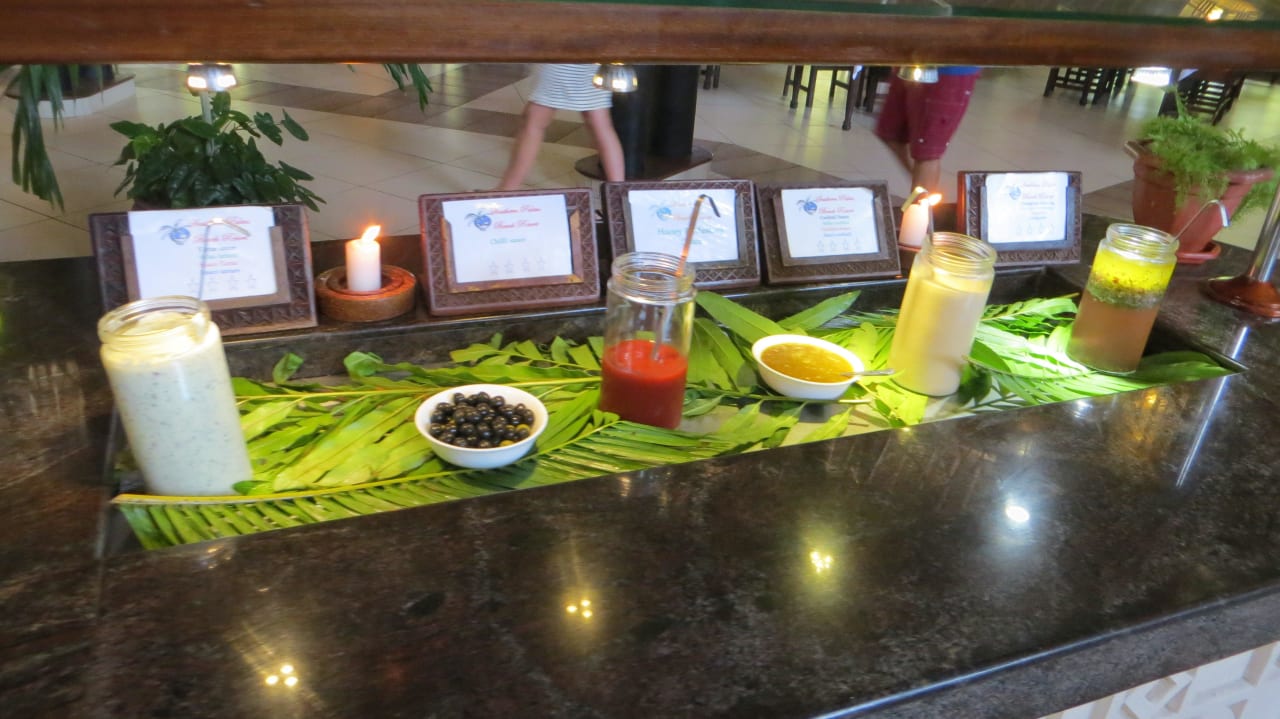 Teile des Buffet`s Hotel Southern Palms Beach Resort