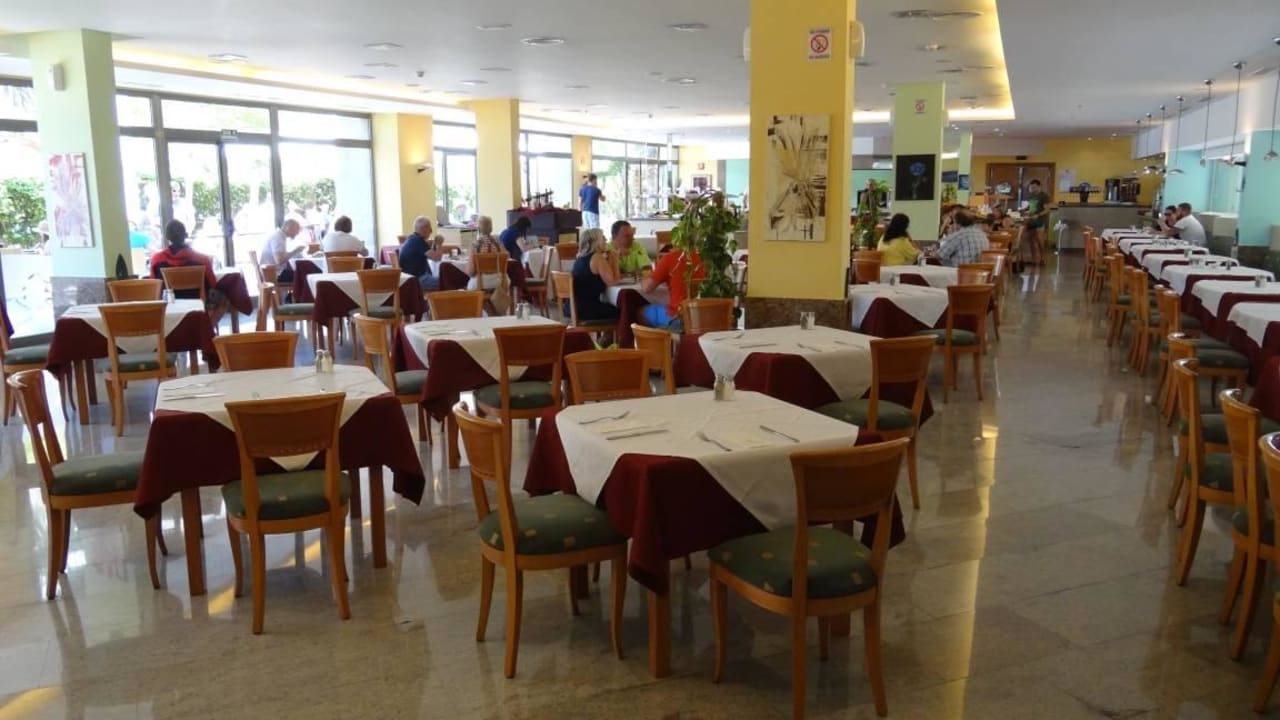 Bei großen Familiengruppen oft unangenehm laut LIVVO Costa Taurito