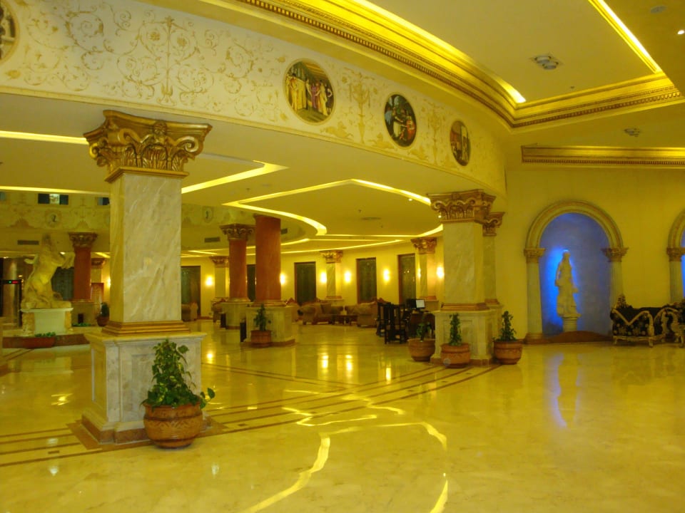 Toll Hotel Titanic Palace