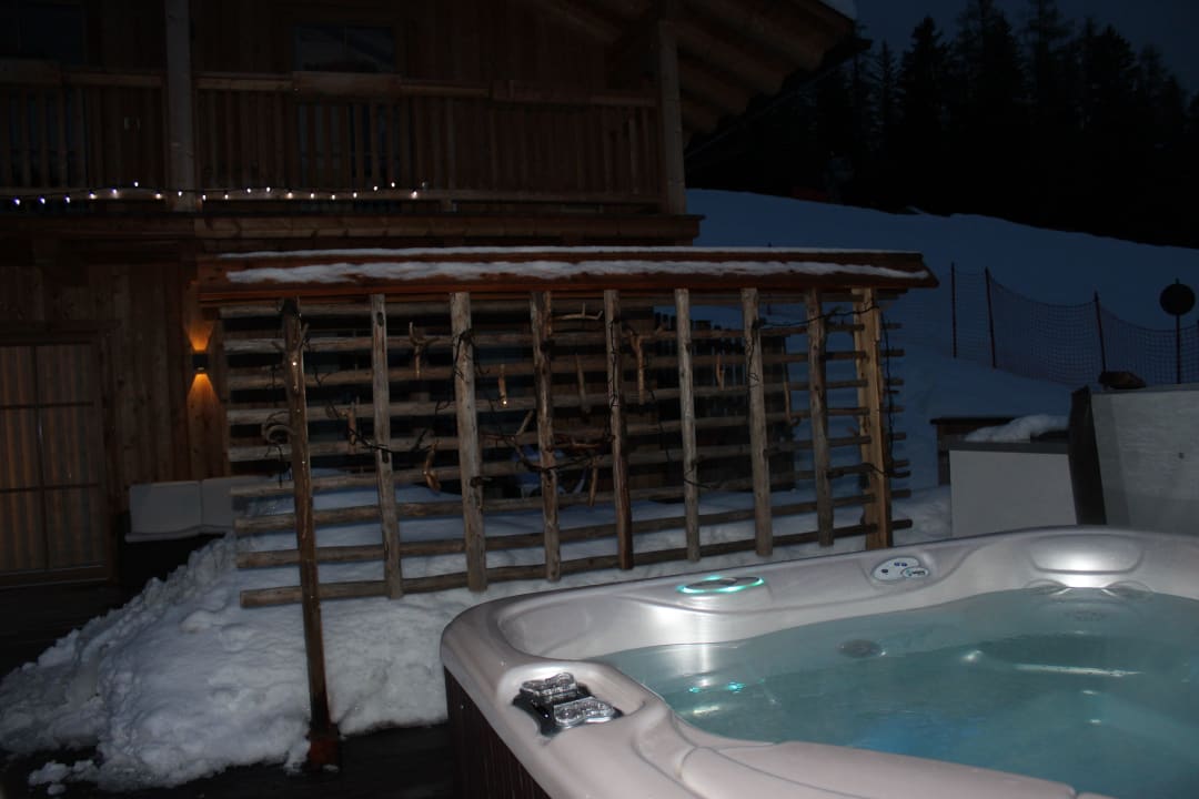 Whirlpool esterna Agriturismo Soleseid