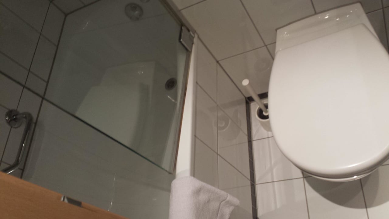 Kleines Bad Vienna House Easy Berlin