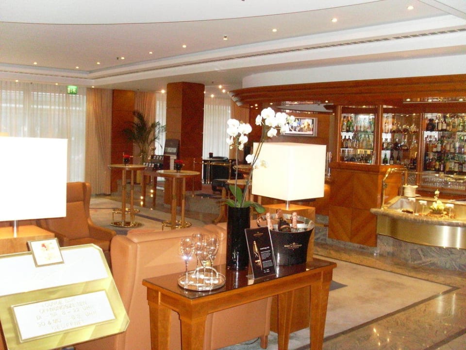 Der Lobby / Barbereich Hotel Palace Berlin