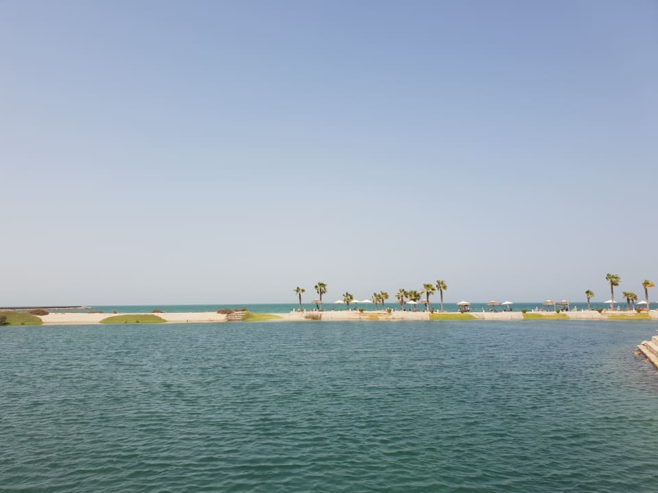 Strand The Cove Rotana Resort