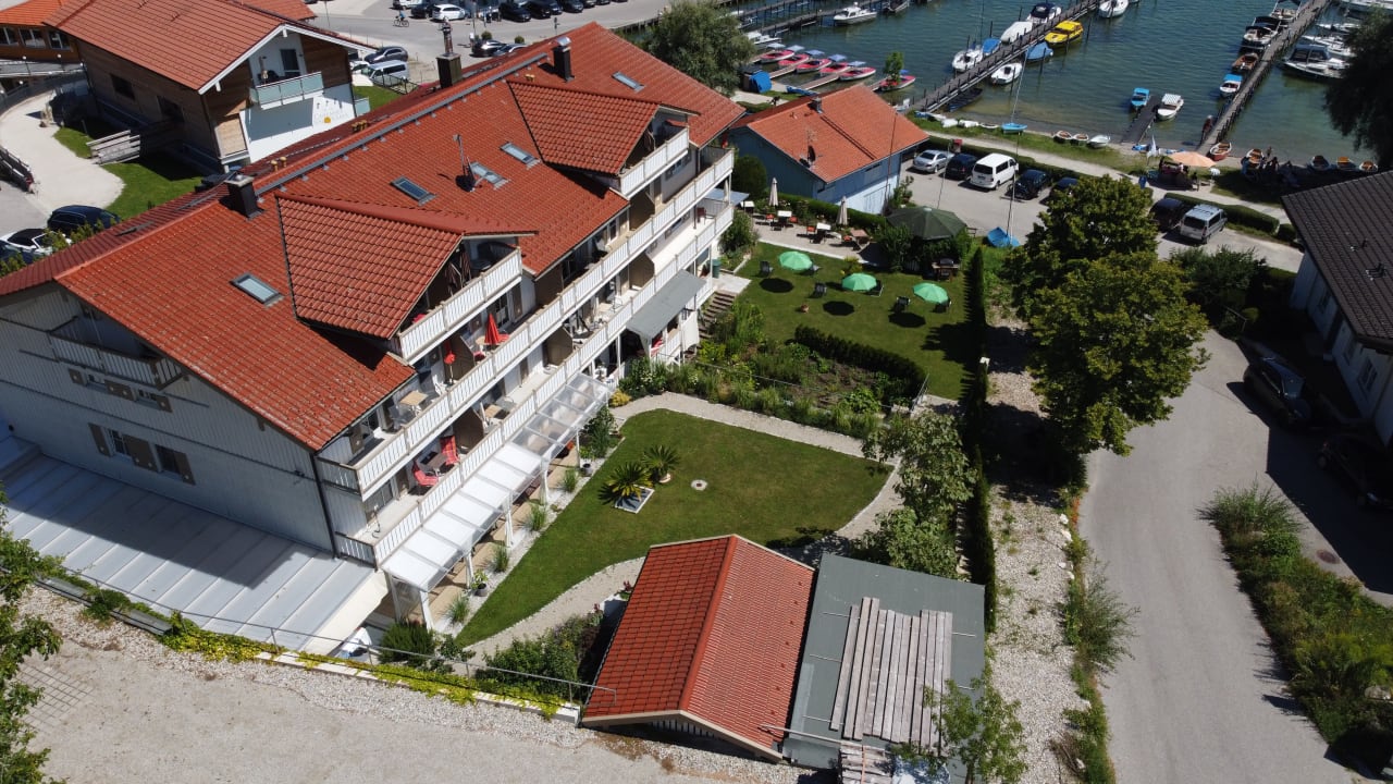 Außenansicht Ferienresidenz Chiemseestern