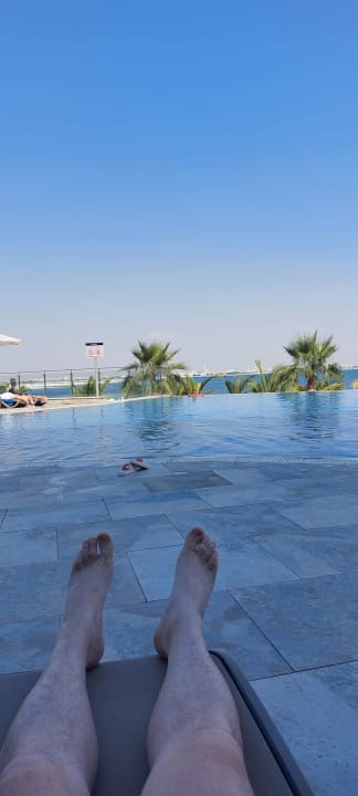 Pool Hampton by Hilton Marjan Island