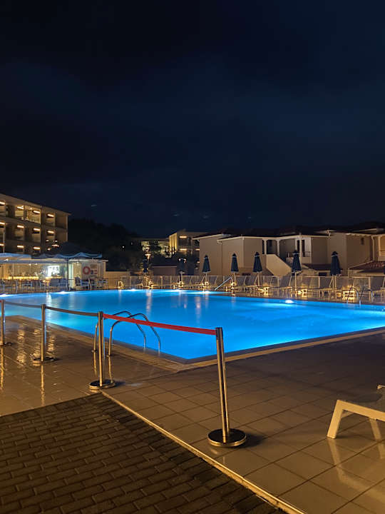 Pool Hotel Lagomandra Beach