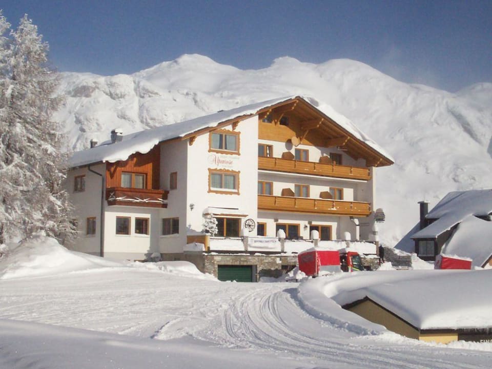 Aussenaufnahme Hotel Alpenrose