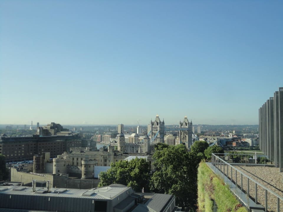 Blick von der Dachterrasse auf London DoubleTree by Hilton Hotel London - Tower of London