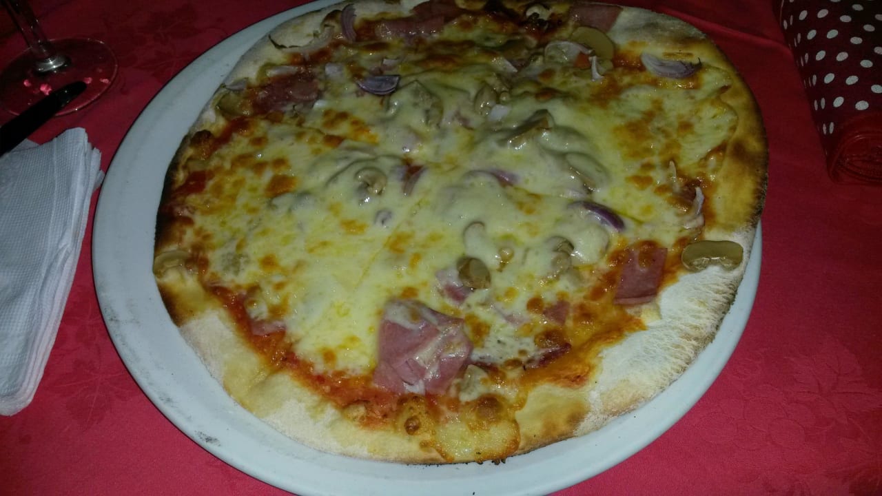 Steinofenpizza--Restaurant neben Sportplatz, supi La Digue Holiday Villa