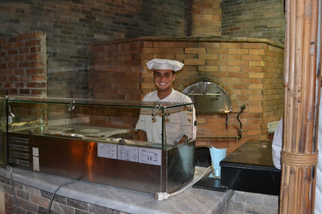 Pizza - Bäcker Amwaj Beach Club Abu Soma Resort
