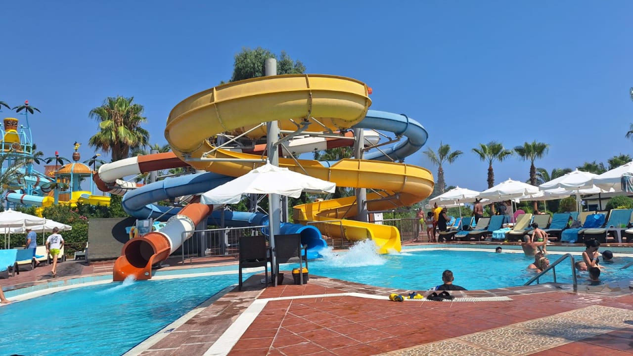 Pool Hotel Turan Prince