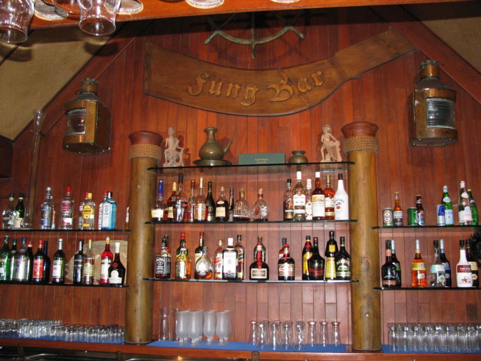 Fungbar Kuramathi Maldives