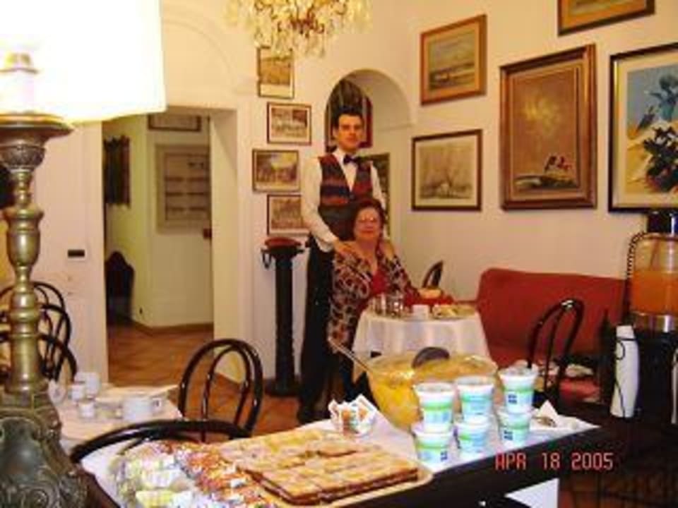 Another view of the breakfast room Hotel Parlamento