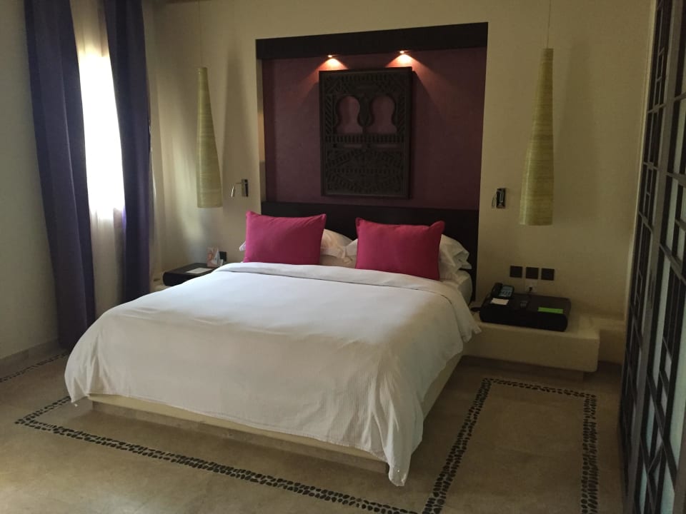 Bett (Deluxe Zimmer) Salalah Rotana Resort