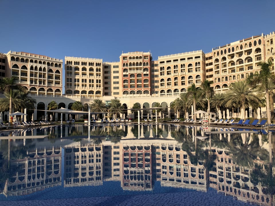 Außenansicht The Ritz-Carlton Abu Dhabi Grand Canal