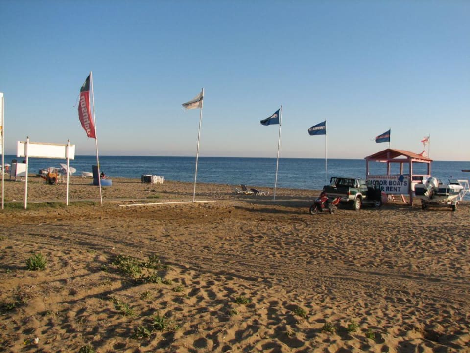Strand vor dem Hotel Sandy Beach Resort