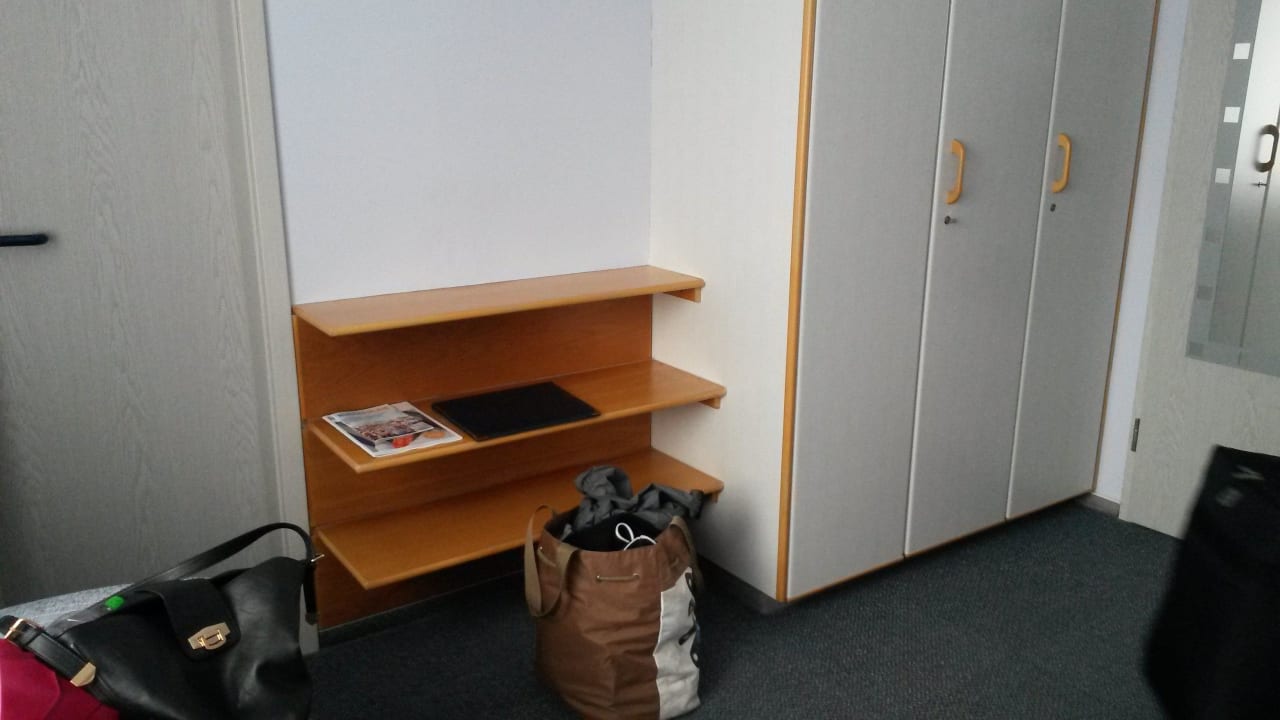 Zimmerschrank Hotel Pension Schiffer