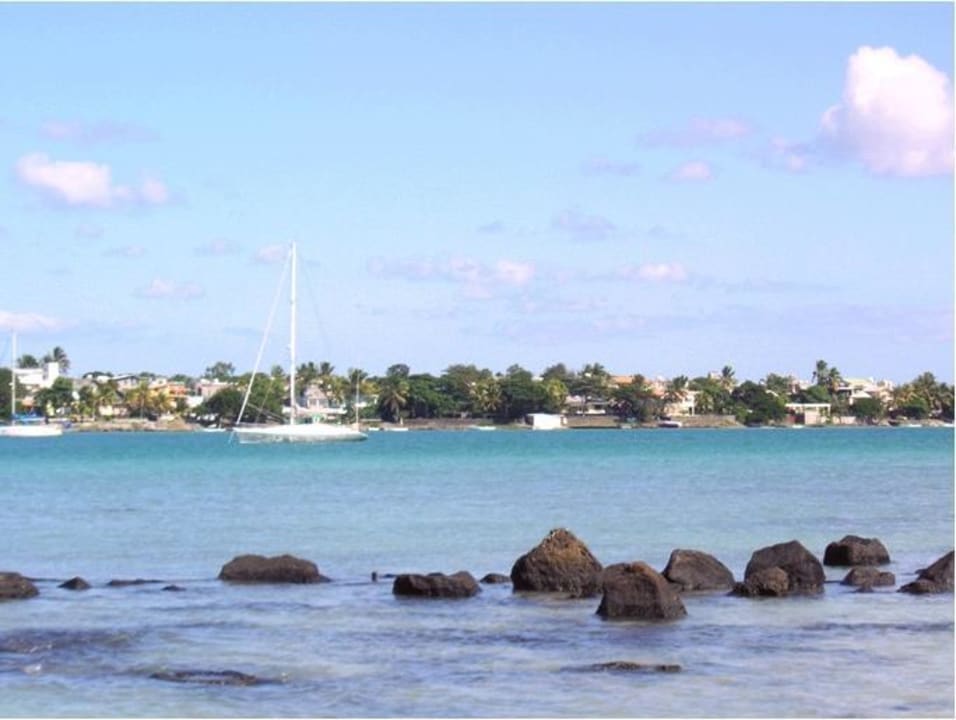 blick über die bucht von grand baie Mauricia Beachcomber Resort & Spa
