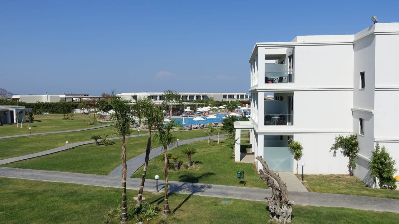 Aussenbereich Asterias Beach Resort