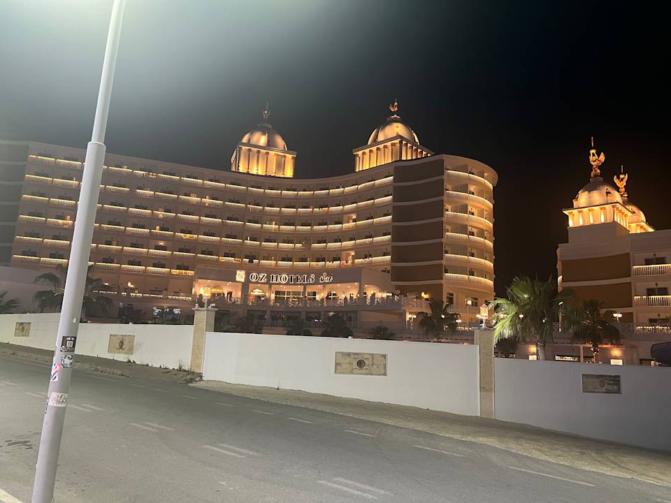 Außenansicht Oz Hotels Sui Resort