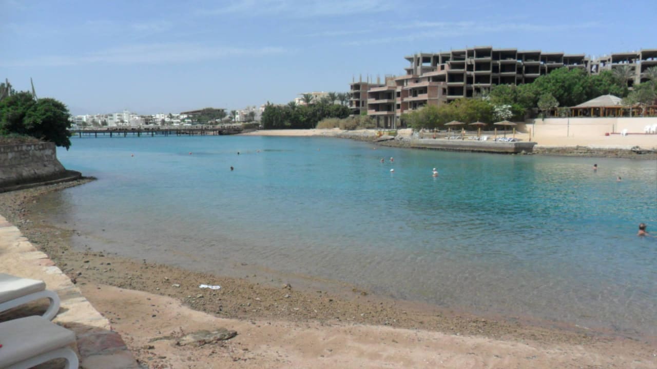 Auf der anderen seite island bar  Marriott Hurghada Beach Resort