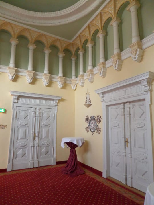 Flur über der Rezeption Schloßhotel Schkopau